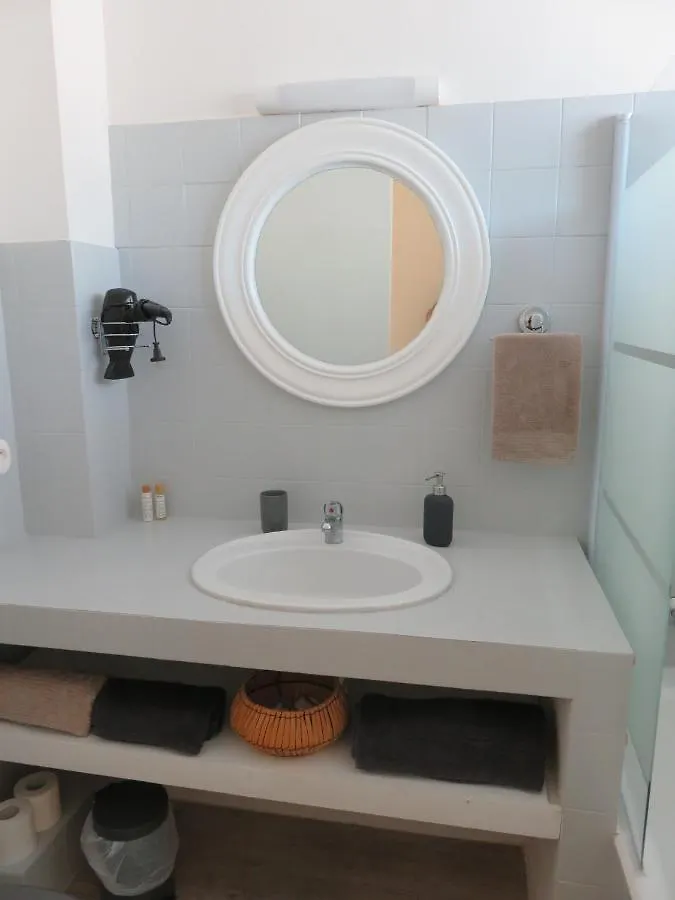 Appartement Studio ScandiChic - Centre Ville - Gare D'arles