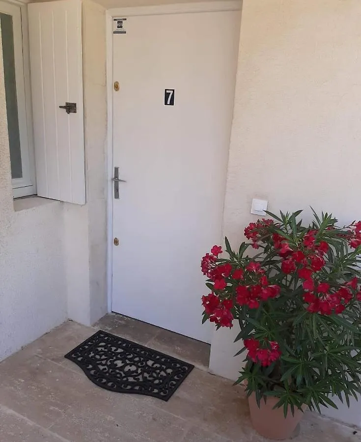 Appartement Studio ScandiChic - Centre Ville - Gare D'arles Arles