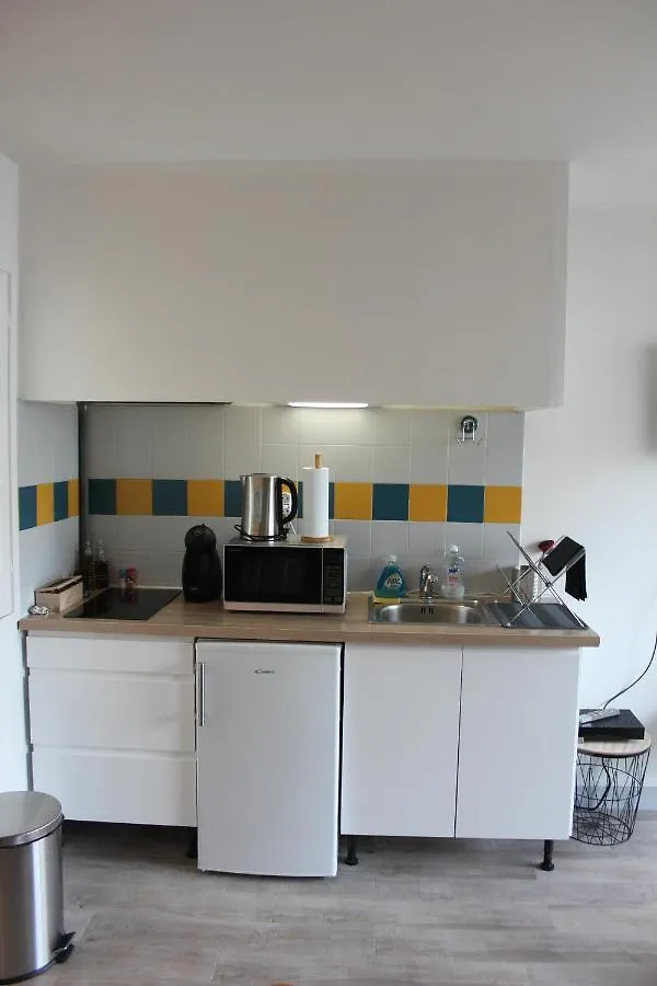 Appartement Studio ScandiChic - Centre Ville - Gare D'arles 0*, Arles